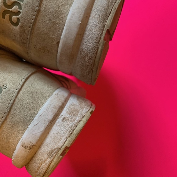 ASICS - Picture 3 of 6